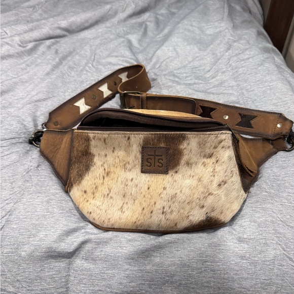 STS Ranchware cowhide bum bag - Picture 1 of 3